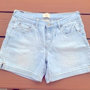 Women’s Levi 515 jean shorts